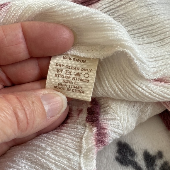 Bohemian Style Cold Shoulder Blouse with Bell Sleeves Women’s Size Large - Picture 4 of 7